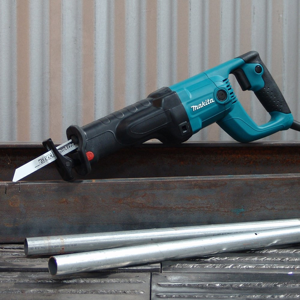 110V MAKITA RE-CIP SAW JR3050T