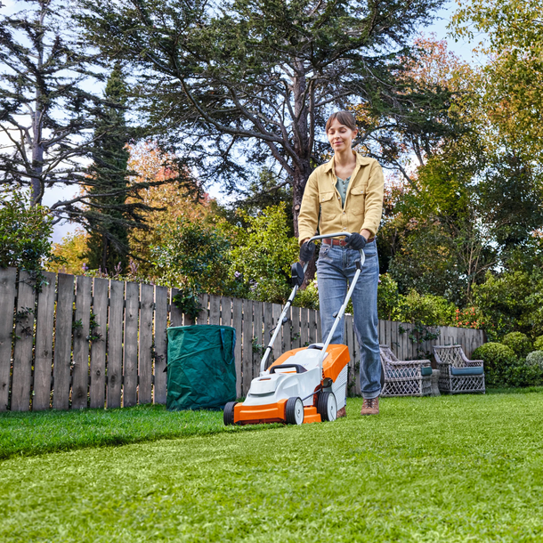 CORDLESS LAWN MOWER