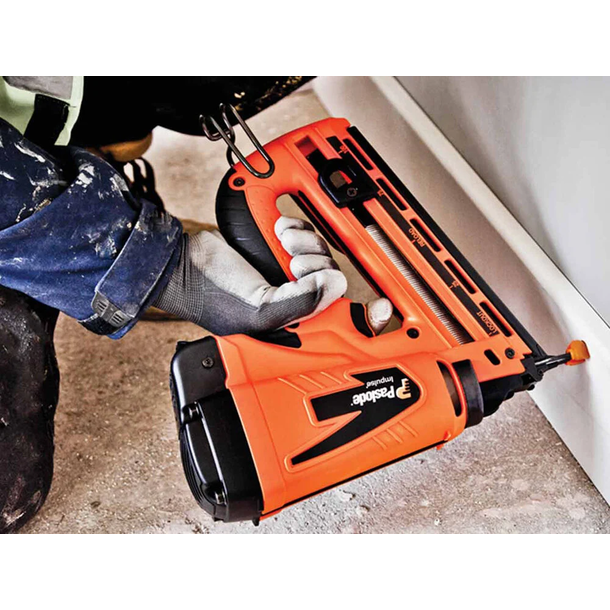PASLODE IM65 NAIL GUN